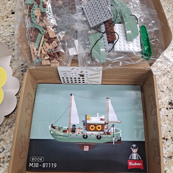 Sluban M38 - B1119 Building Blocks Fishing Boat New open box - Picture 1 of 11
